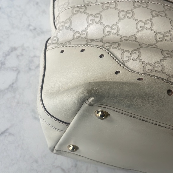 Gucci White Guccissima Leather Medium Punch Tote - Picture 6 of 16